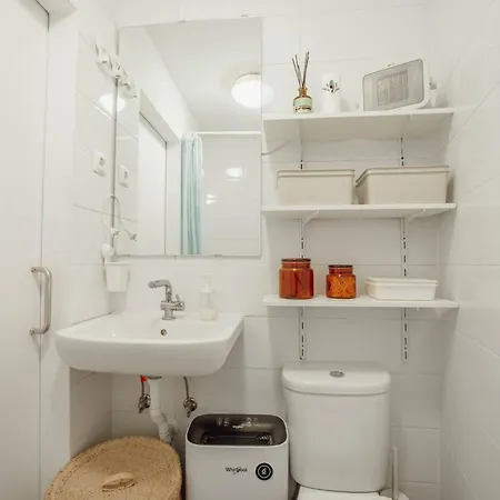 Modern By Hosty *